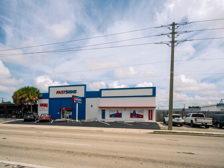 211-215 E Oakland Park, Oakland Park, FL à vendre - Photo de l’immeuble – Image 2 sur 17