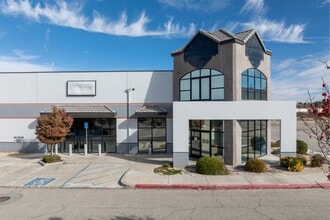 1759 W Avenue J12, Lancaster, CA à louer Photo intérieure– Image 2 sur 50