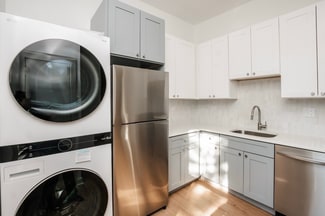 Plus de détails pour 2028 N Oakley Ave, Chicago, IL - Logement à vendre