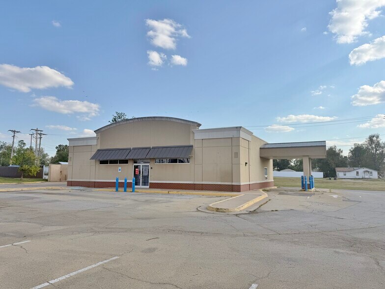 1405 E Main St, Cushing, OK à louer - Photo principale – Image 1 sur 6