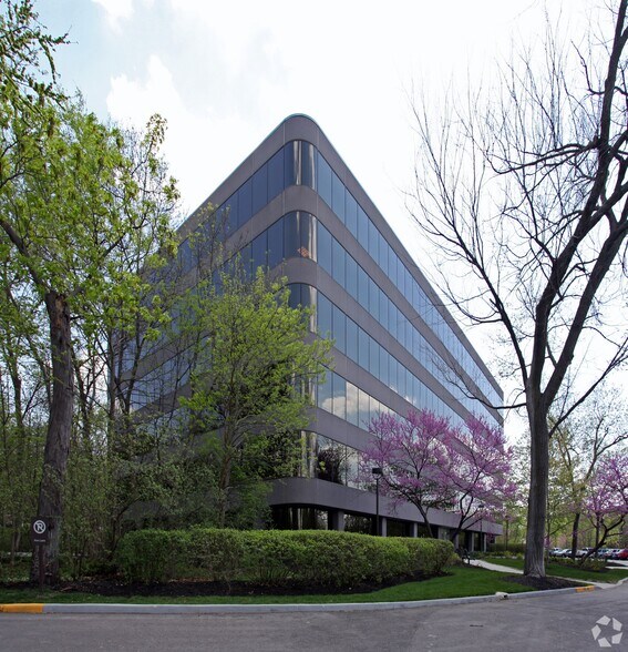 10975 Grandview St, Overland Park, KS à louer - Photo de l’immeuble – Image 1 sur 3