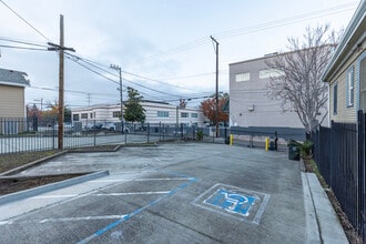 2025 P St, Sacramento, CA à louer Photo intérieure– Image 2 sur 4