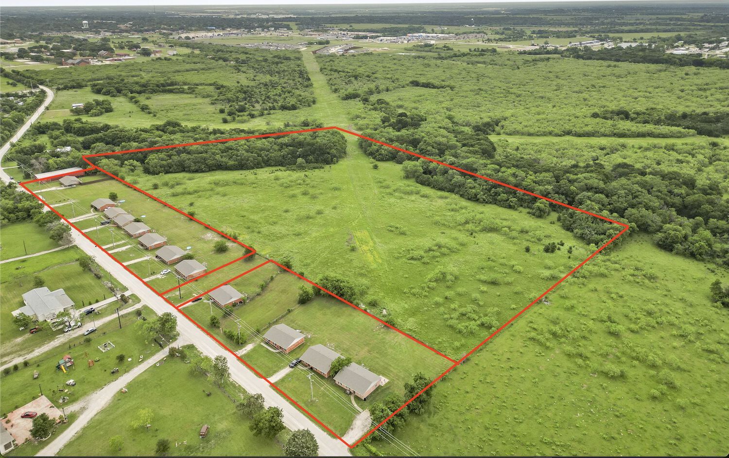 3227 Country Rd 2004, Corsicana, TX à vendre Photo de l’immeuble– Image 1 sur 16