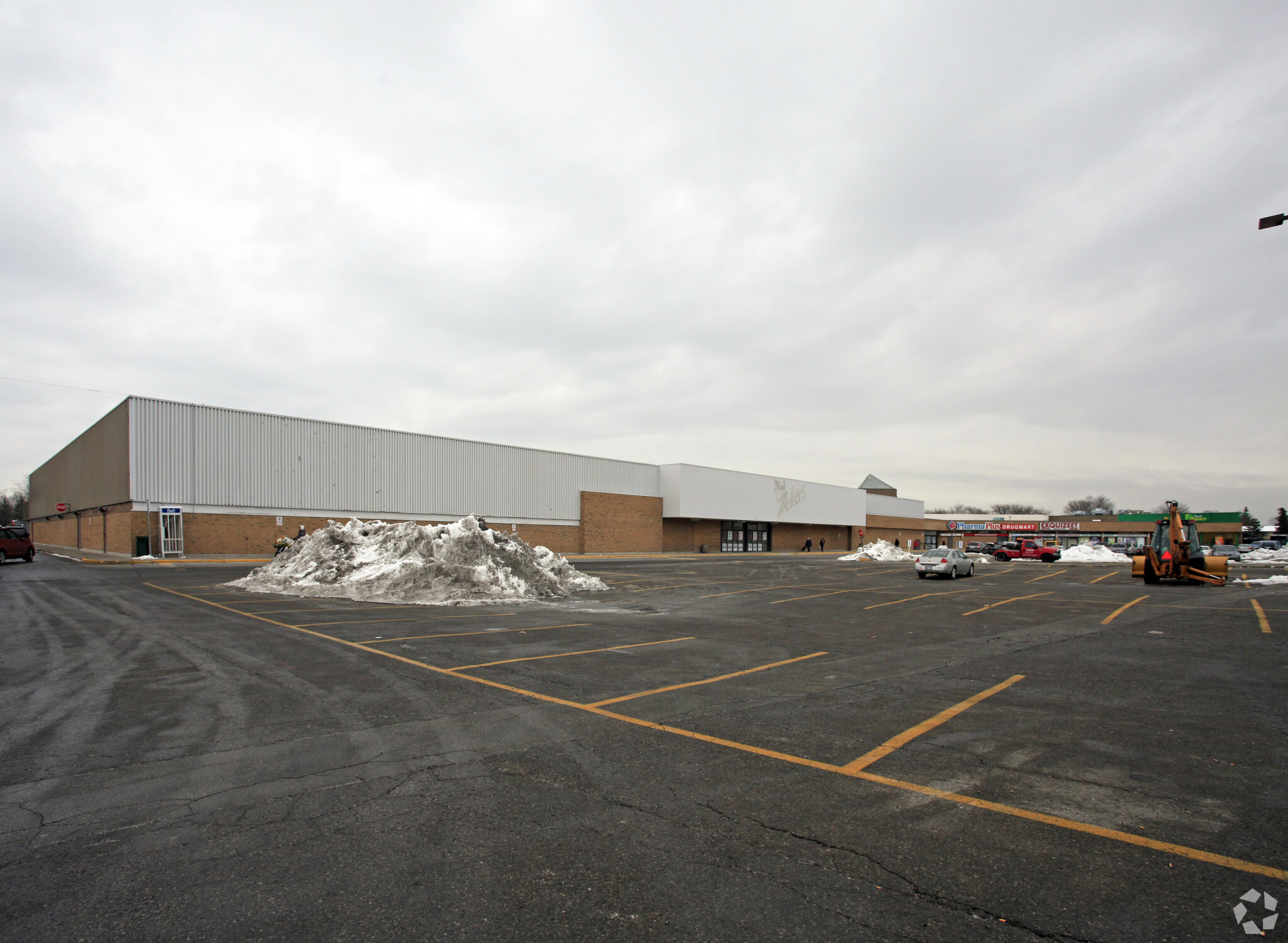 225-227 Vodden St, Brampton, ON à louer Photo principale– Image 1 sur 8