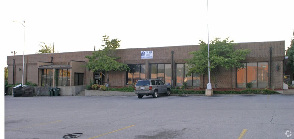 312 Madison St, Clarksville, TN à vendre - Photo principale – Image 1 sur 22