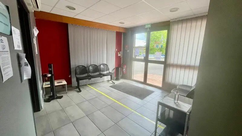 Bureau dans Montrevel-en-Bresse à vendre Photo de l’immeuble– Image 1 sur 10