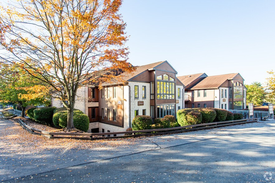 103 N Meadows Dr, Wexford, PA à louer - Photo de l’immeuble – Image 2 sur 32