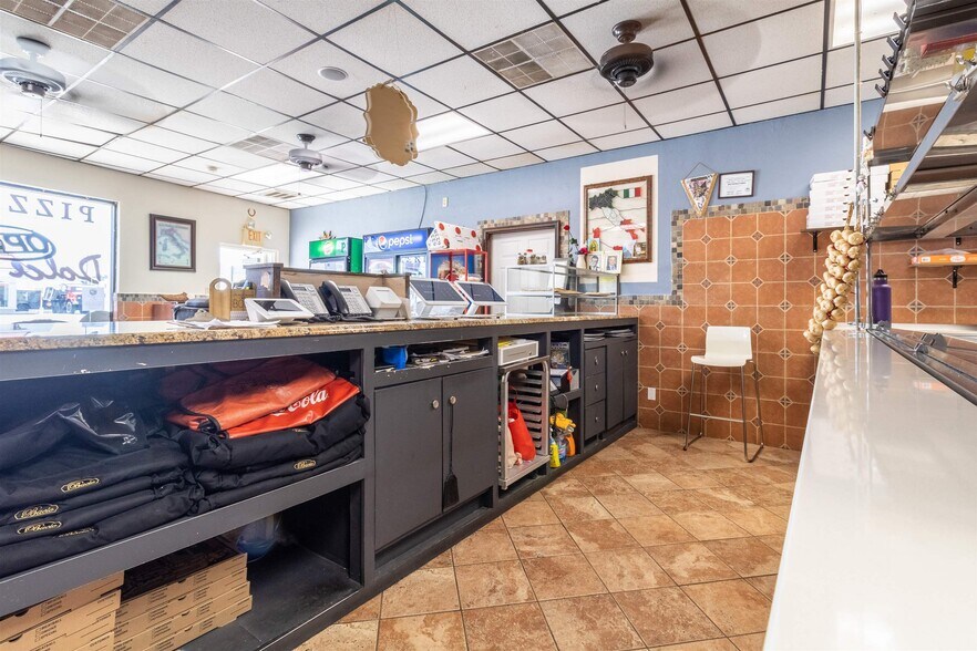 212 New Jersey Ave, Wildwood, NJ à vendre - Photo intérieure – Image 3 sur 10