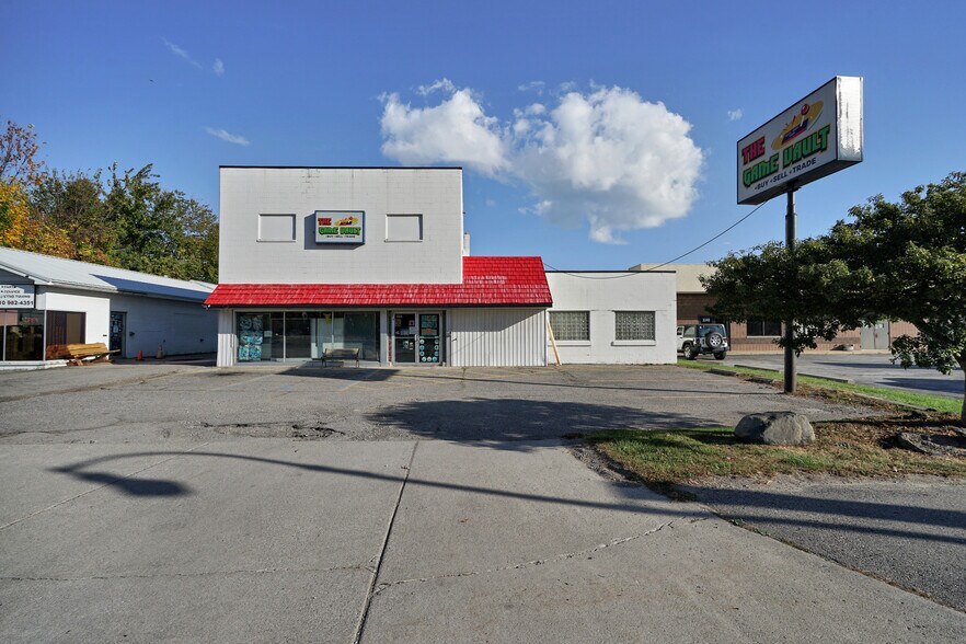 3350-3356 Lapeer Rd portefeuille de 2 biens à vendre sur LoopNet.fr - Photo de l’immeuble – Image 2 sur 9