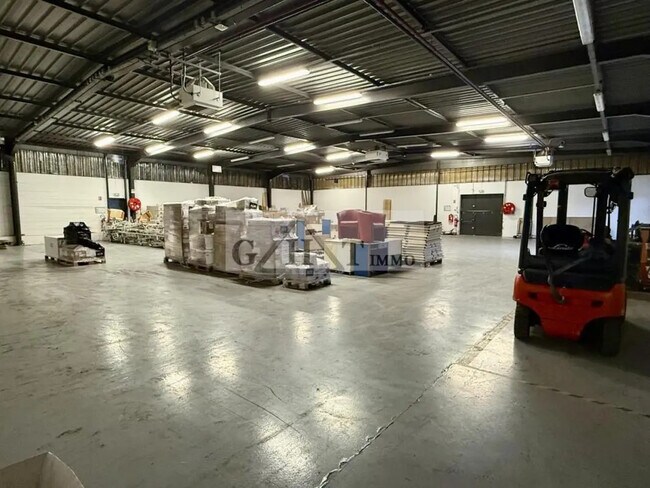 Plus de détails pour Bureau, Industriel/Logistique à louer