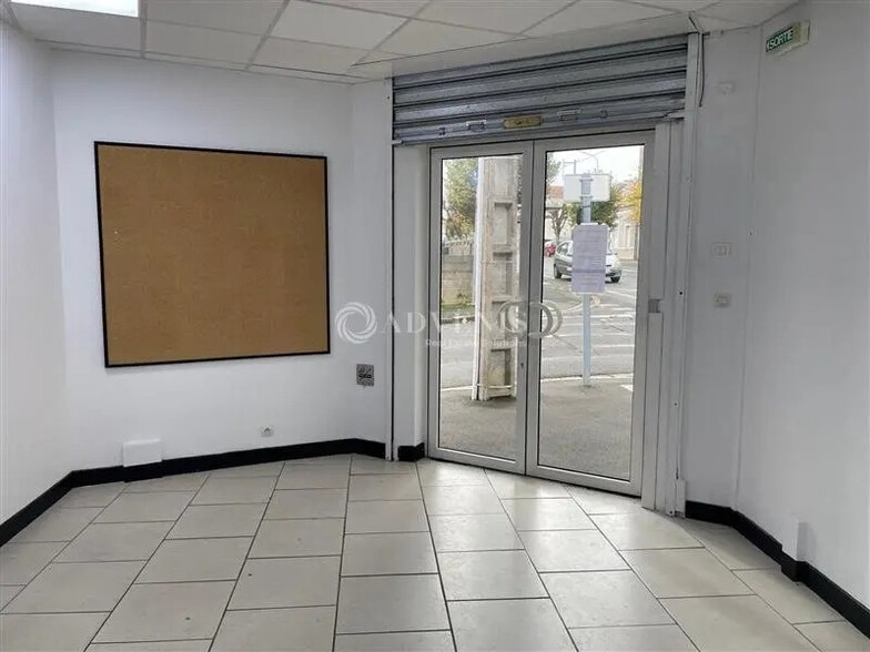 Bureau dans Bourges à louer - Photo de l’immeuble – Image 1 sur 7