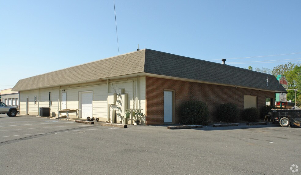 644 Greenville Ave, Staunton, VA à vendre - Photo de l’immeuble – Image 2 sur 3