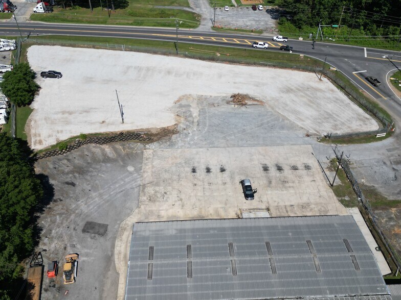1023 Rock Cut Rd, Forest Park, GA à louer - Photo de l’immeuble – Image 3 sur 9
