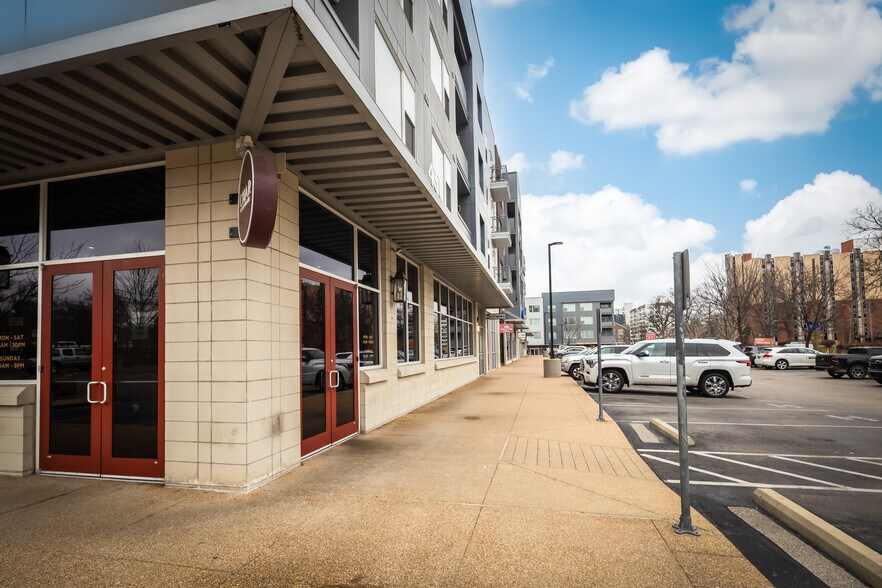 395 S Highland St, Memphis, TN à louer - Photo de l’immeuble – Image 3 sur 10
