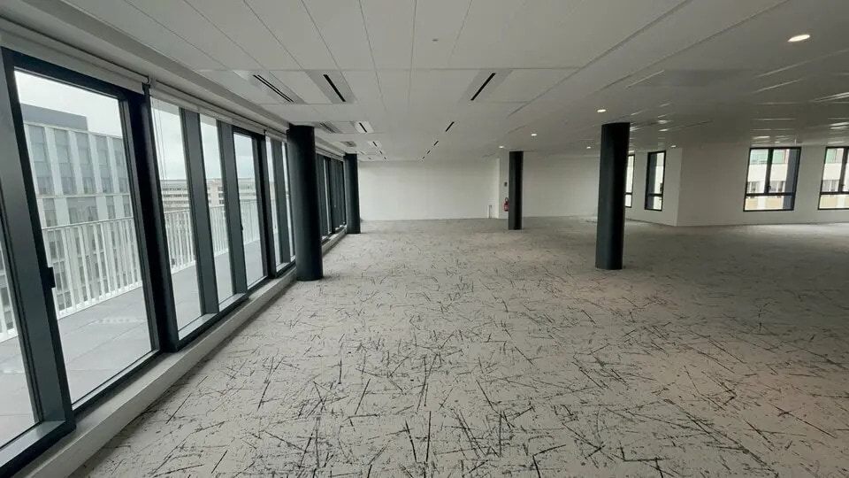 Bureau dans Montigny-le-Bretonneux à vendre Photo intérieure– Image 1 sur 13