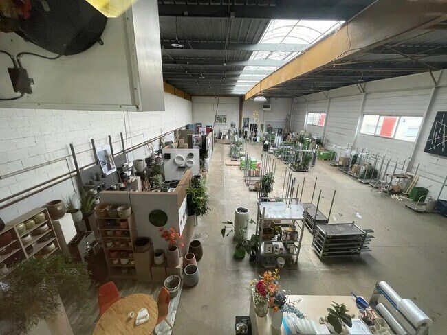 Plus de détails pour Bureau, Local d'activités à louer