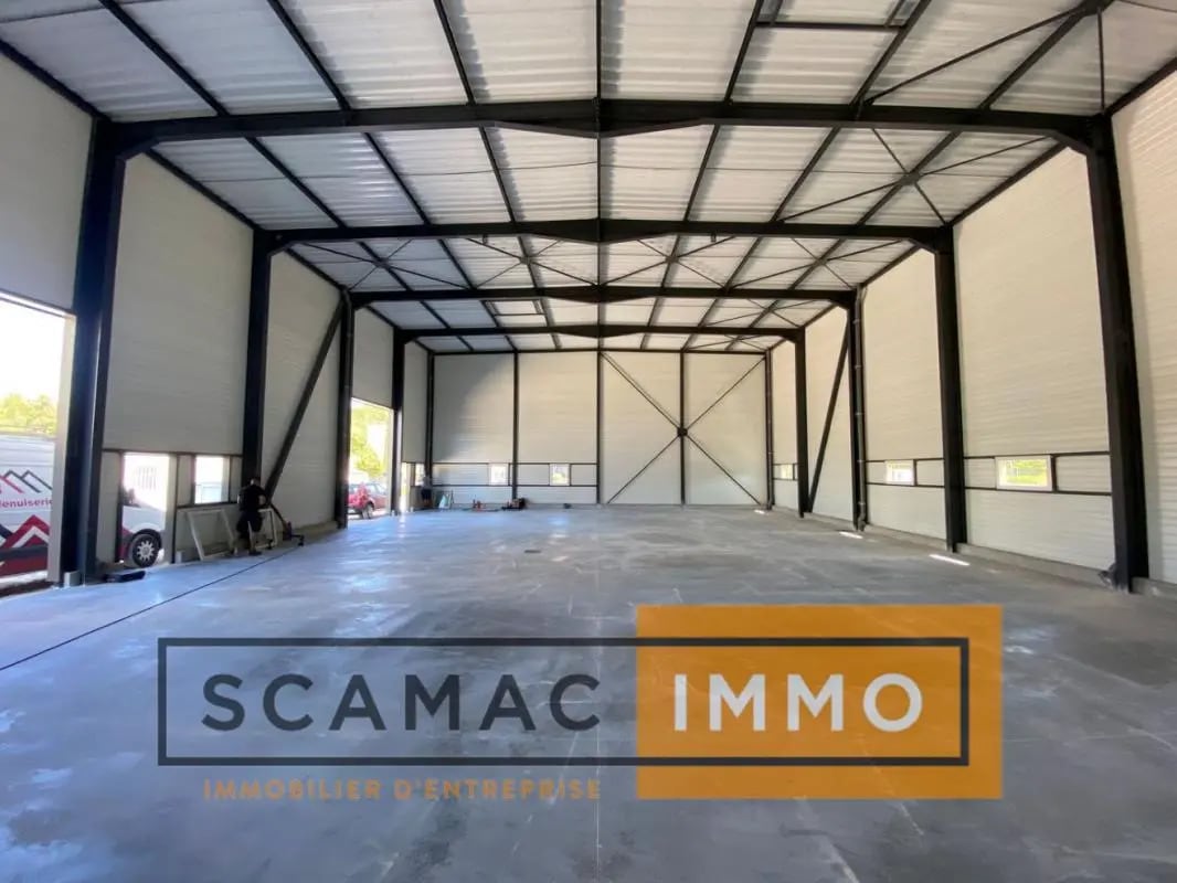 Industriel/Logistique dans Vedène à louer Photo de l’immeuble– Image 1 sur 5