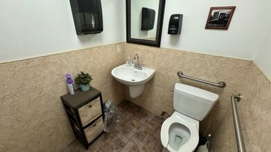 700 Grand St, Brooklyn, NY à louer Photo intérieure– Image 2 sur 6