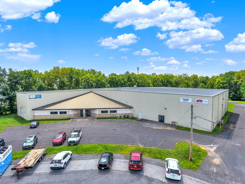205 Lynndale Ct, Mechanicsburg, PA à louer - Photo de l’immeuble – Image 2 sur 7