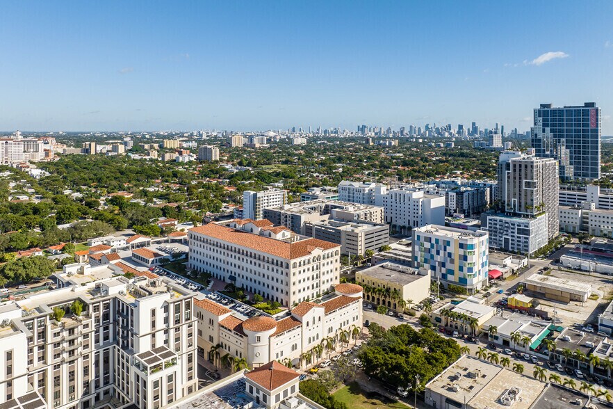 4000 Ponce de Leon Blvd, Coral Gables, FL à louer - Aérien – Image 2 sur 2