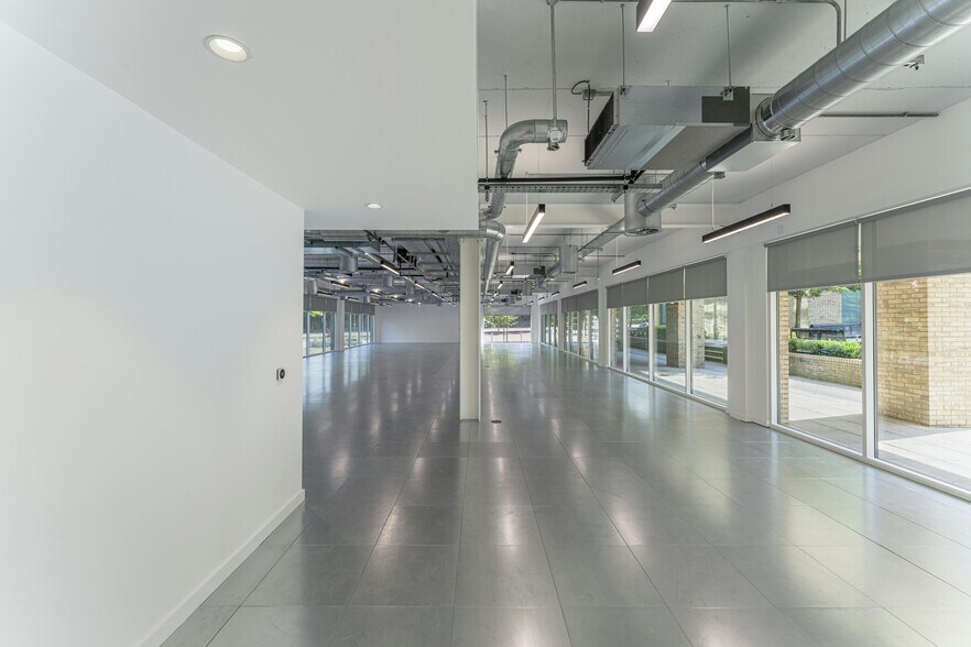 1 North Fourth St, Milton Keynes à louer - Photo de l’immeuble – Image 3 sur 10