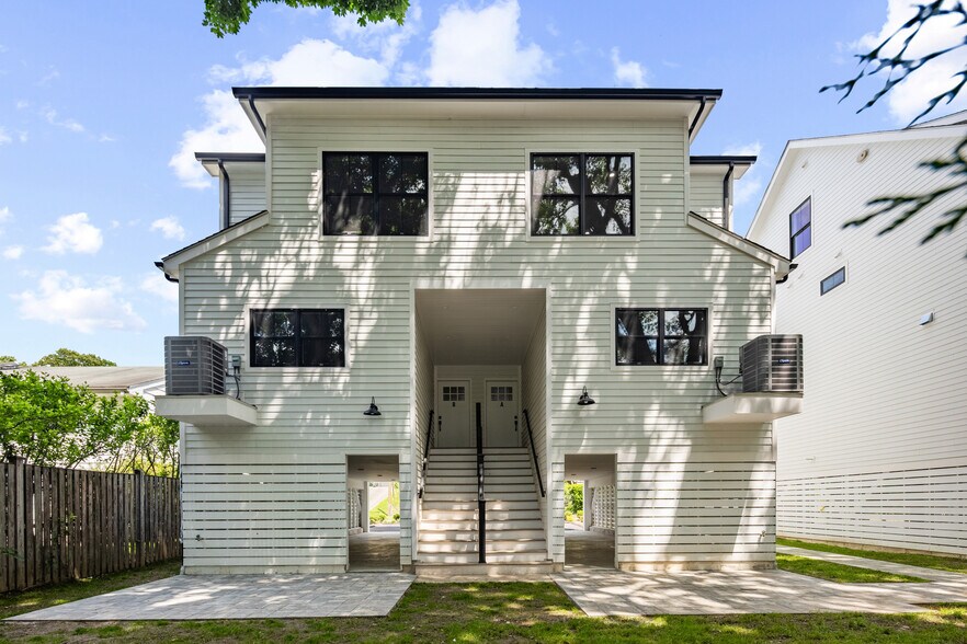 26 Homestead Ln, Greenwich, CT à vendre - Photo de l’immeuble – Image 2 sur 32