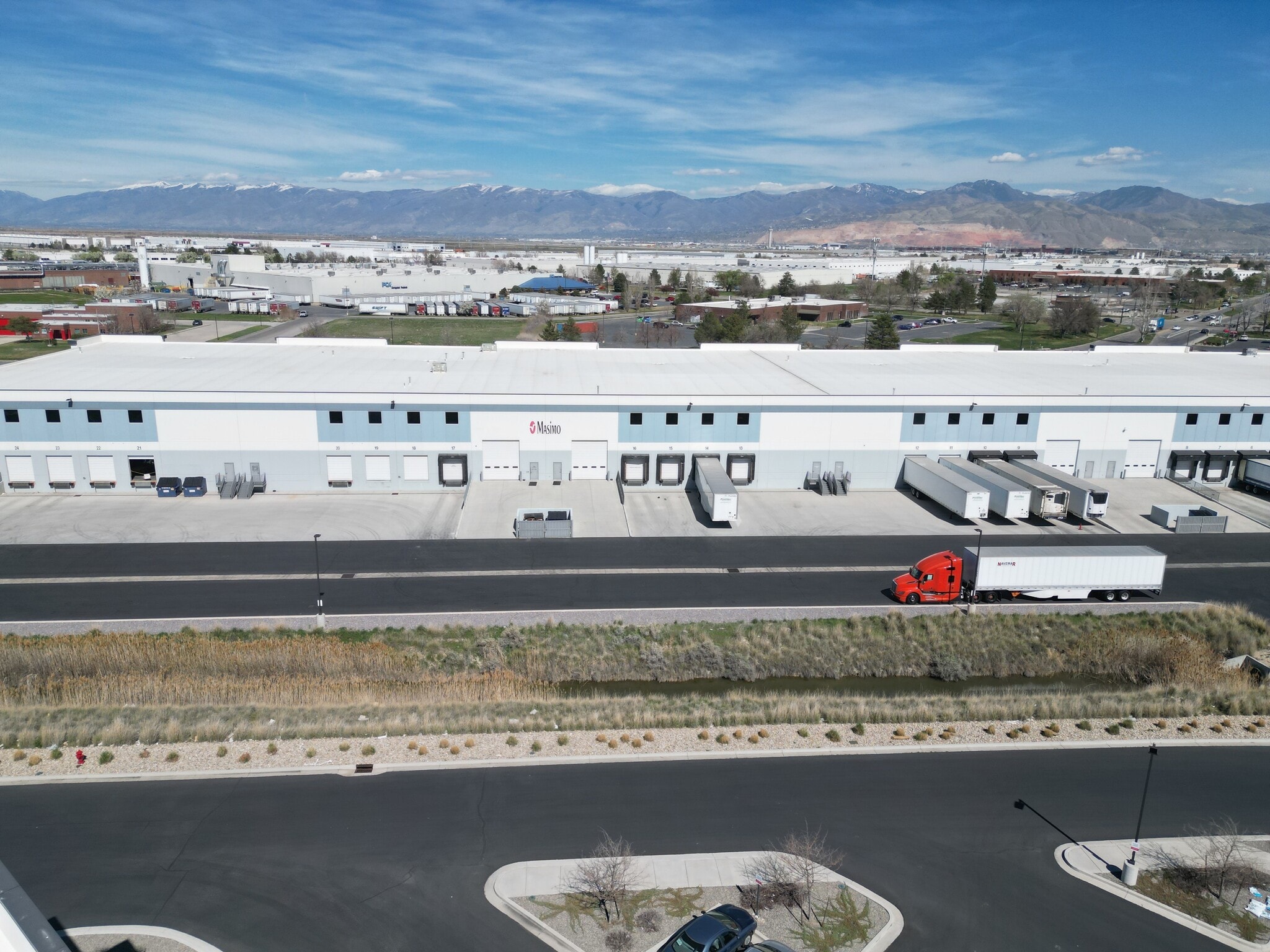 5725 W Amelia Earhart Dr, Salt Lake City, UT à louer Photo intérieure– Image 1 sur 7