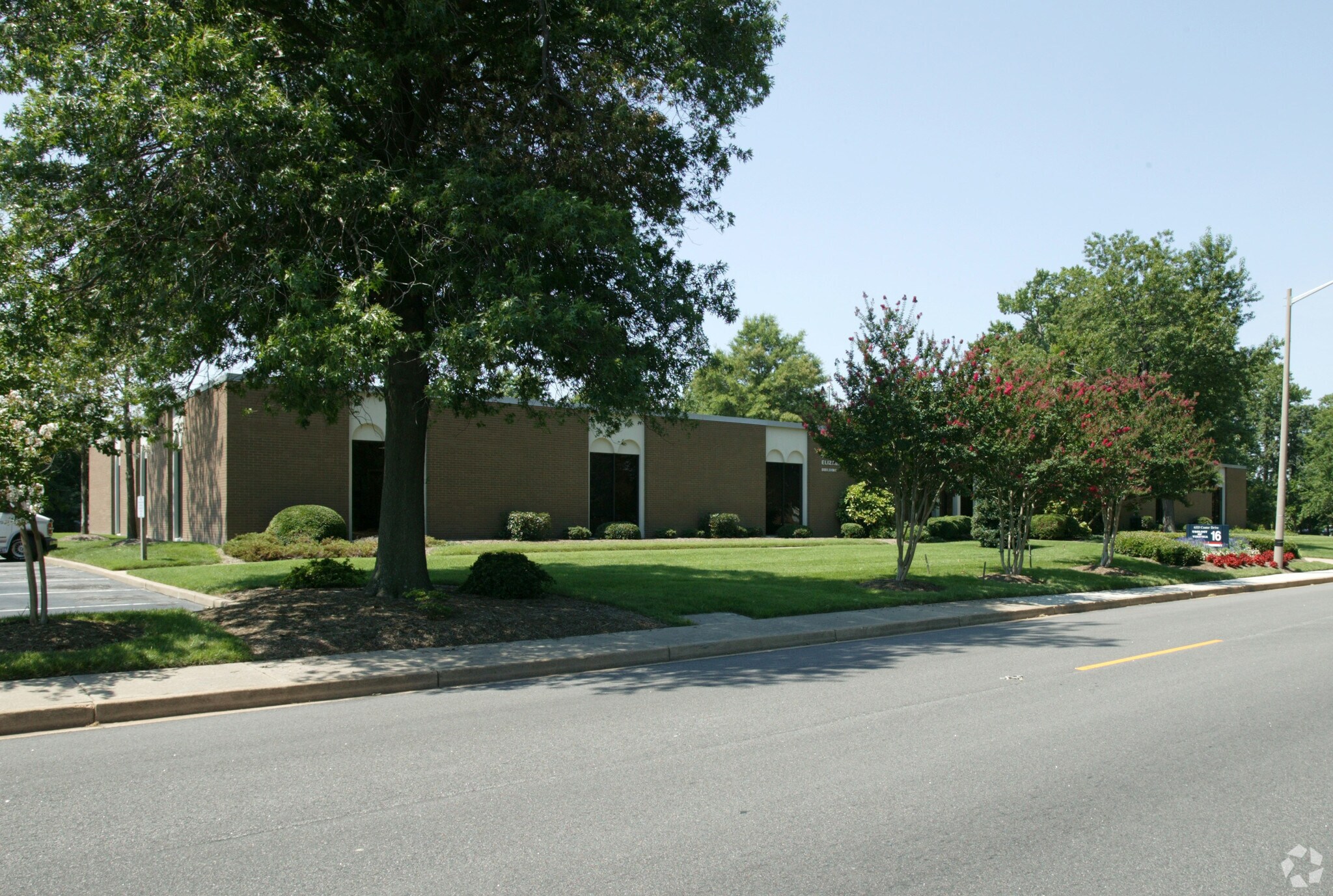 6333 Center Dr, Norfolk, VA à vendre Photo de l’immeuble– Image 1 sur 4