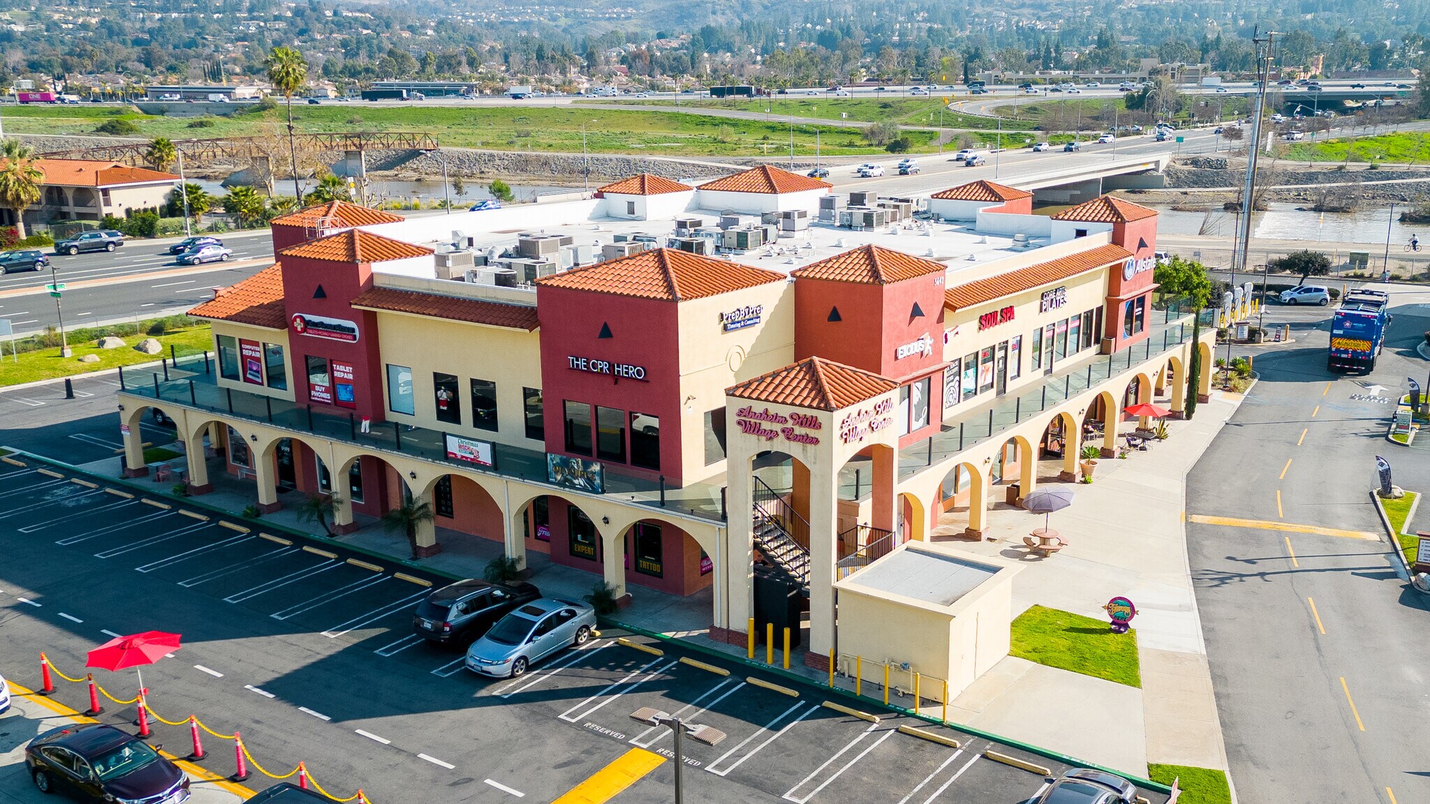 5624-5640 E La Palma Ave, Anaheim, CA à louer Photo principale– Image 1 sur 29