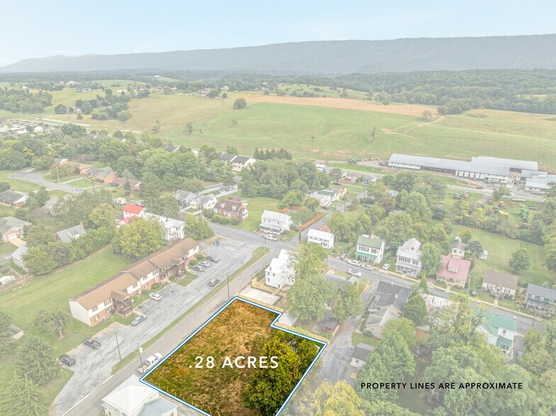 Foundry St, Woodstock, VA à vendre - Photo de l’immeuble – Image 2 sur 22