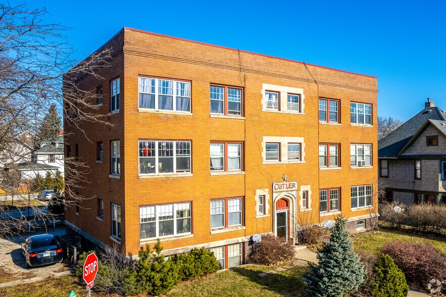2419 Cottage Grove Ave, Des Moines, IA à vendre - Photo de l’immeuble – Image 3 sur 26