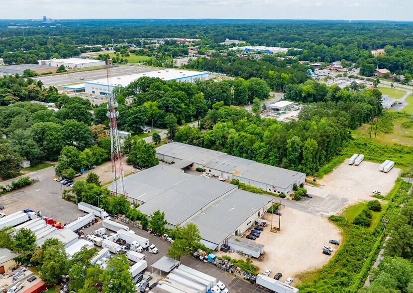 900 Freedom Dr, Raleigh, NC à louer - Photo de l’immeuble – Image 3 sur 5