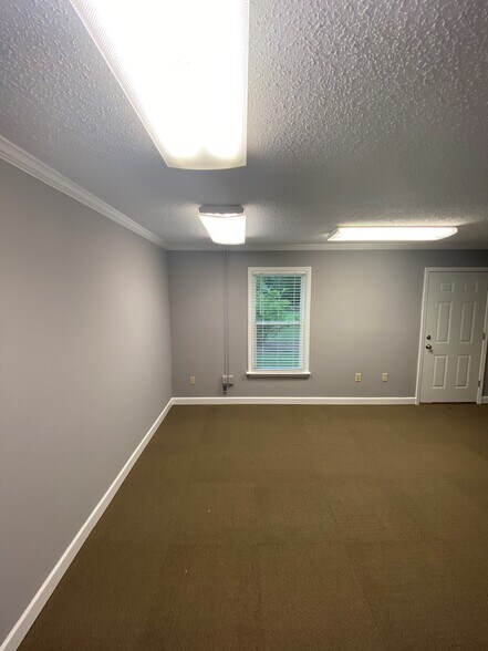629 Lakeland East Dr, Flowood, MS à louer - Photo intérieure – Image 3 sur 5