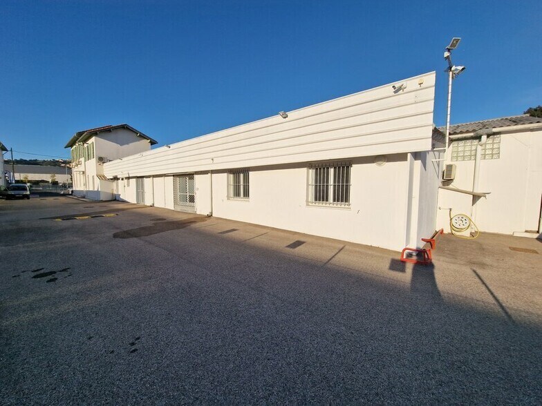 Industriel/Logistique dans Nice à louer - Photo de l’immeuble – Image 2 sur 8