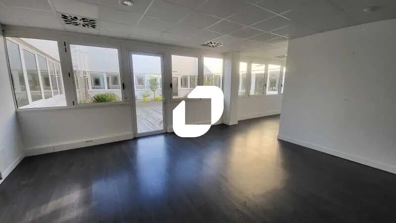 Bureau dans Mérignac à louer - Photo de l’immeuble – Image 3 sur 12