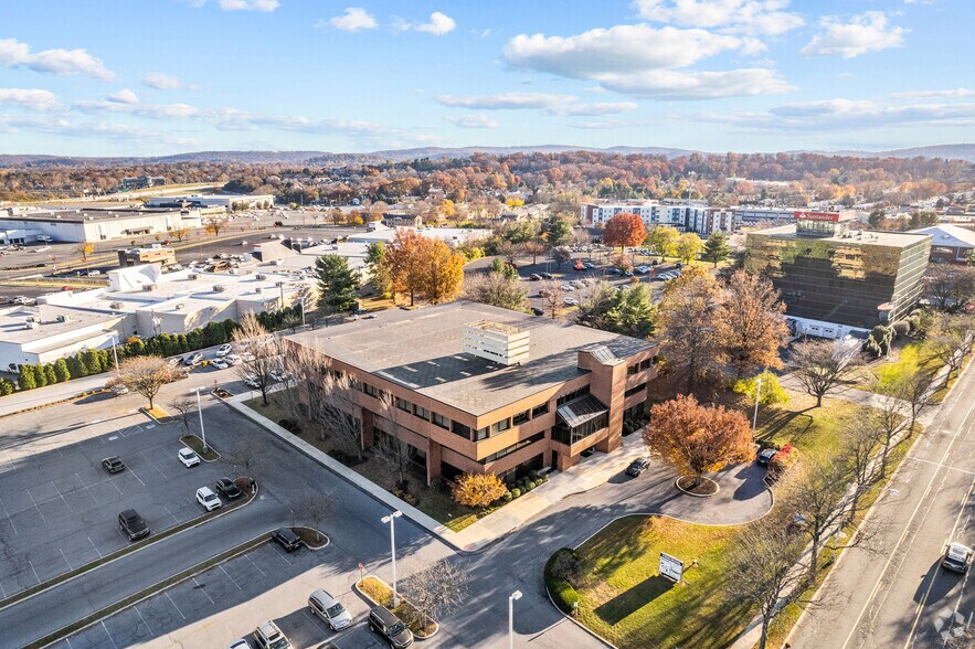 1100 Berkshire Blvd, Wyomissing, PA à louer - Aérien – Image 2 sur 26