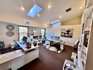 Plus de détails pour 10130-10134 Colvin Run Rd, Great Falls, VA - Bureau à vendre