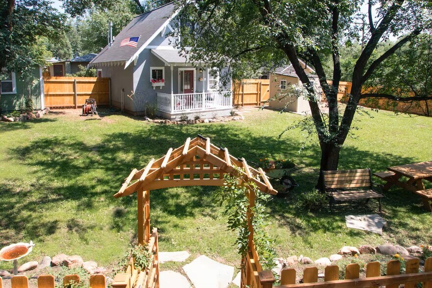 102 Holly St, Colorado Springs, CO à vendre - Photo de l’immeuble – Image 2 sur 33