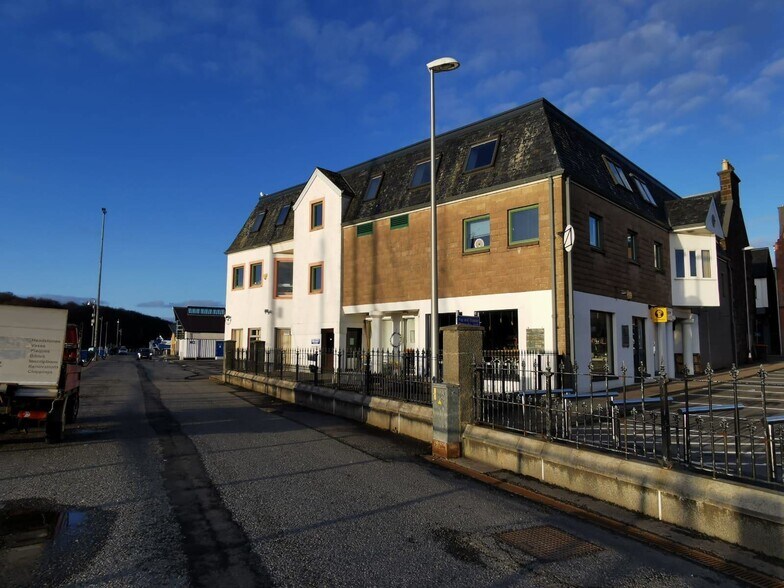 Cromwell St, Stornoway à vendre - Photo de l’immeuble – Image 1 sur 7