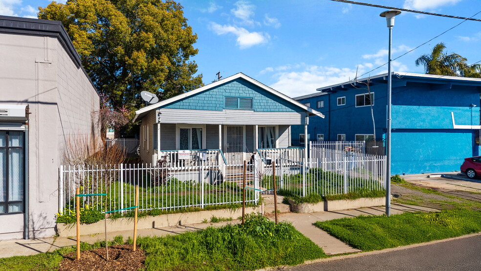 715 Dixieanne Ave, Sacramento, CA à vendre - Photo de l’immeuble – Image 2 sur 14