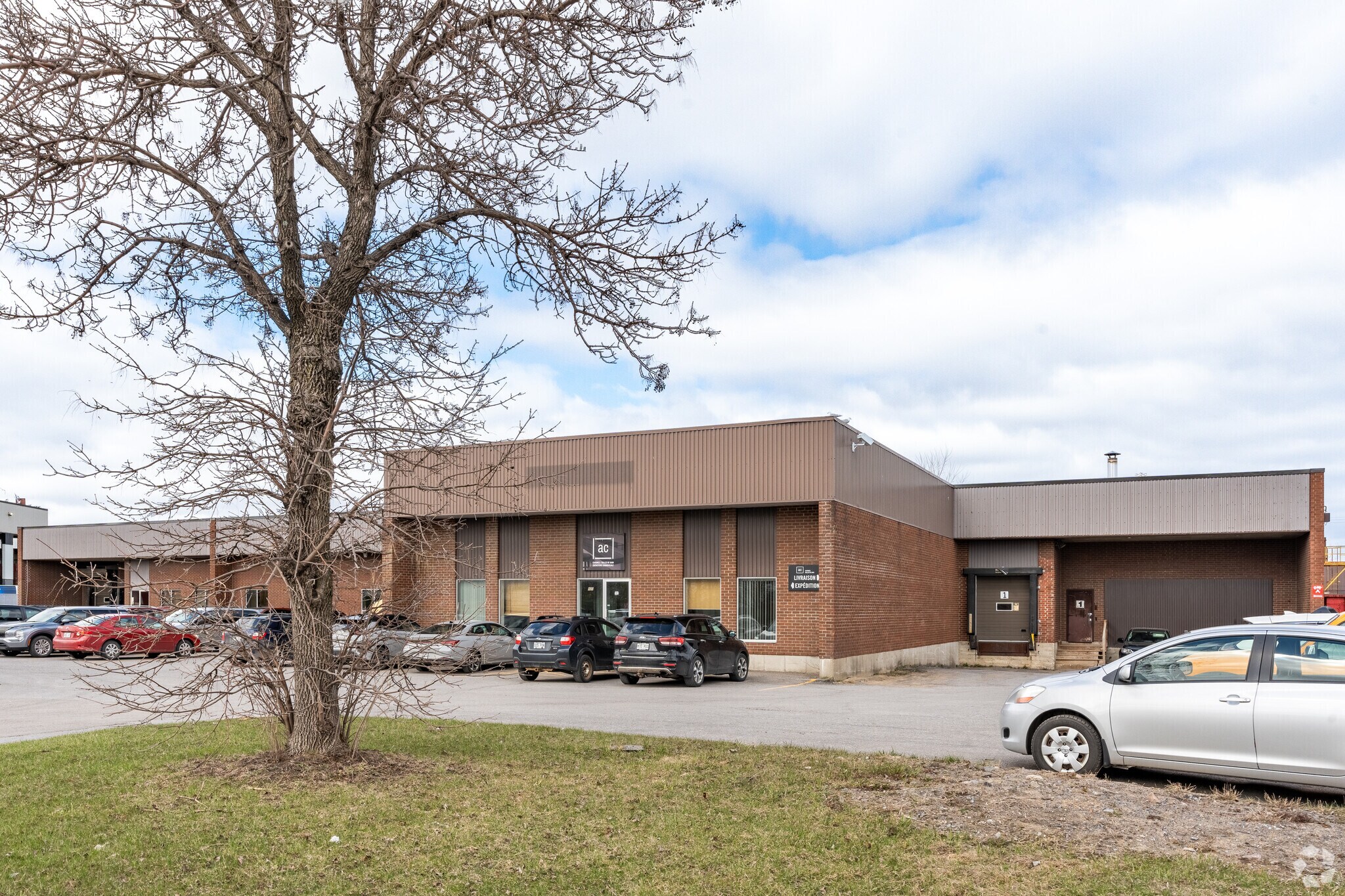 390-420 Rue Volta, Québec, QC à vendre Photo principale– Image 1 sur 3
