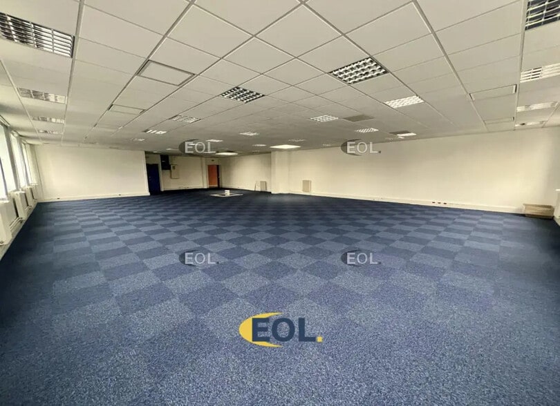 Industriel/Logistique dans Villepinte à vendre - Photo de l’immeuble – Image 2 sur 14