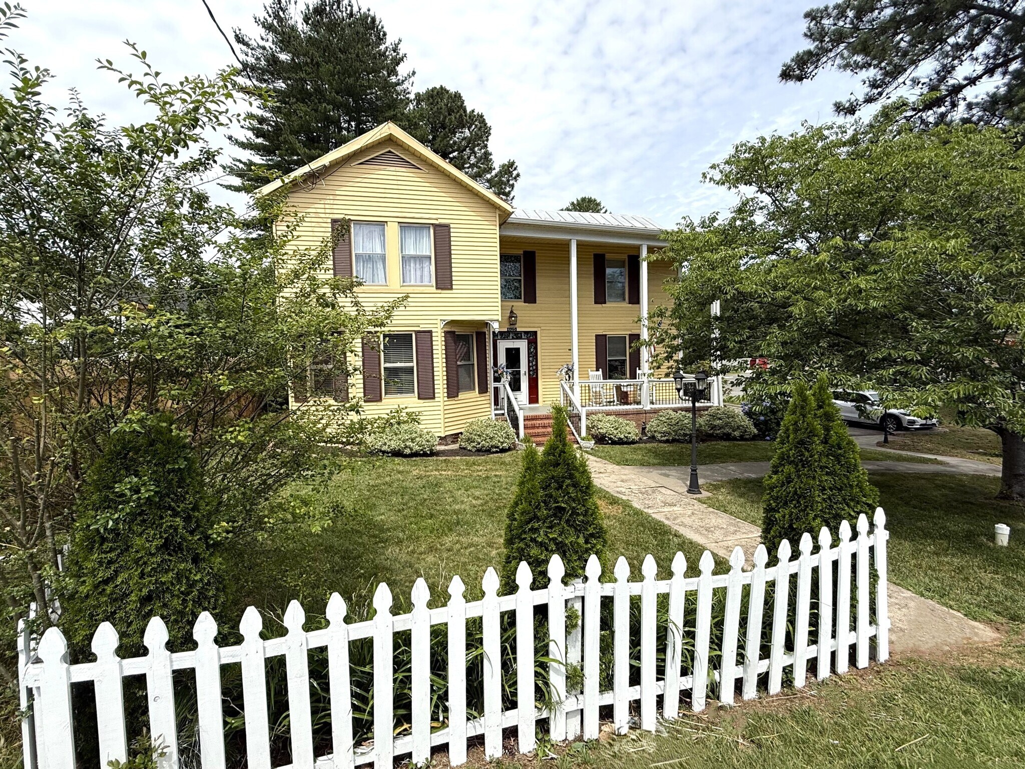 605 Mineral Ave, Mineral, VA à vendre Photo de l’immeuble– Image 1 sur 26