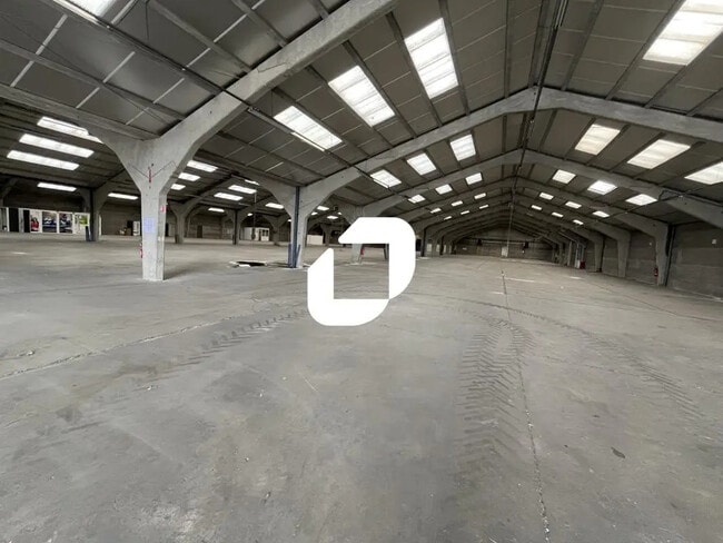 Plus de détails pour Bureau, Local d'activités à louer