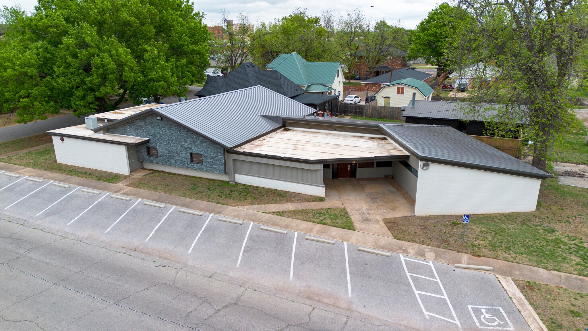 307 S 7th St, Chickasha, OK à vendre Photo principale– Image 1 sur 17