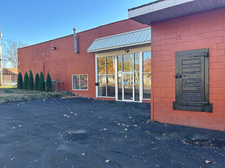 22 Pershing Ave, Poughkeepsie, NY à vendre - Photo de l’immeuble – Image 3 sur 18