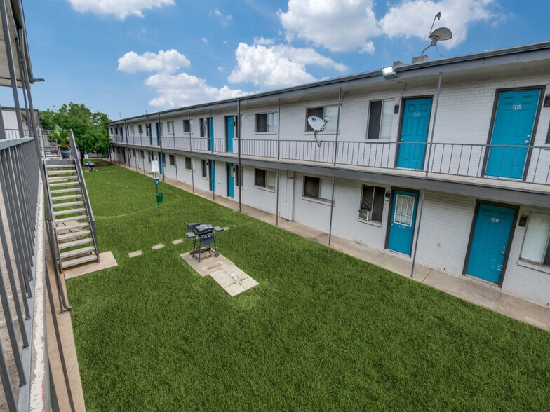 306 Martha St, Euless, TX à vendre - Photo de l’immeuble – Image 1 sur 26