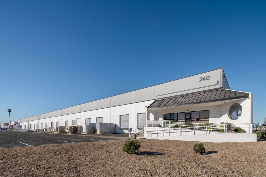 240 N 48th Ave, Phoenix, AZ à vendre - Photo de l’immeuble – Image 1 sur 6
