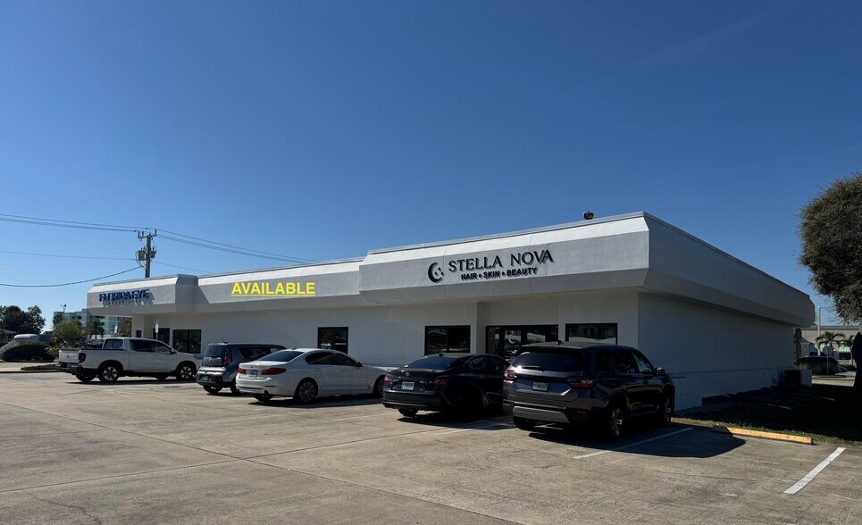 2003 N Atlantic Ave, Cocoa Beach, FL à louer - Photo de l’immeuble – Image 3 sur 14