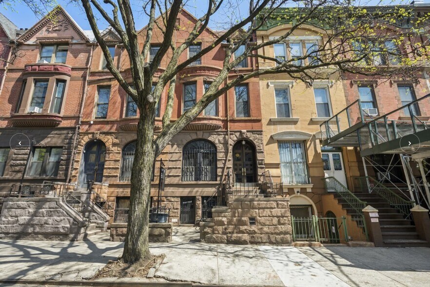309 W 138th St, New York, NY à vendre - Photo de l’immeuble – Image 1 sur 24
